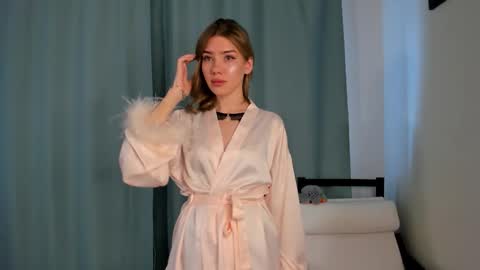 Emma  online show from January 2026 07:35:02 AM