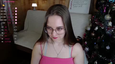 Snapshot of emmatiny chatting on December 2024 09:33:02 AM Mia online show from December 2024 09:33:02 AM