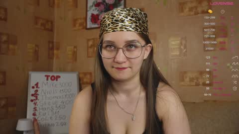 Snapshot of emmatiny chatting on February 2025 03:08:02 PM Mia online show from February 2025 03:08:02 PM