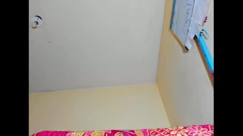 hi im emmalina welcome to your happy place online show from January 2025 09:52:02 PM