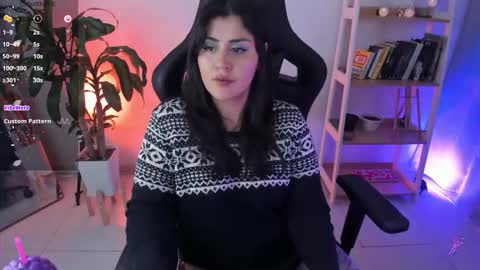 Snapshot of emmax_x chatting on February 2026 01:10:02 AM EMMA online show from February 2026 01:10:02 AM