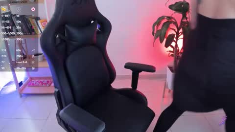 Snapshot of emmax_x chatting on February 2026 03:31:01 PM EMMA online show from February 2026 03:31:01 PM