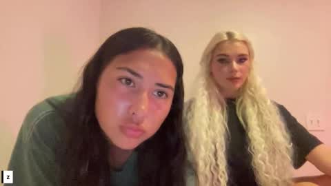 Snapshot of emmaxsmith chatting on September 2025 12:35:01 AM emmaxsmith online show from September 2025 12:35:01 AM