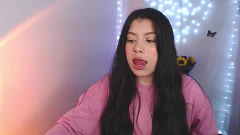 Snapshot of emmi_0 chatting on September 2025 04:50:01 AM Emily Independent model online show from September 2025 04:50:01 AM