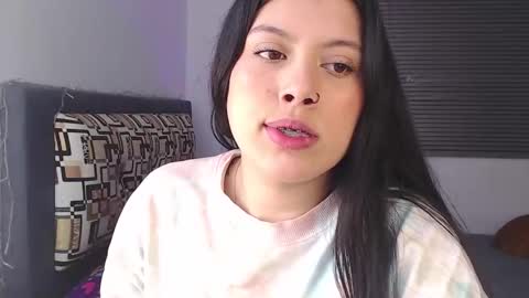 Snapshot of emmi_0 chatting on October 2025 12:18:02 AM Emily Independent model online show from October 2025 12:18:02 AM