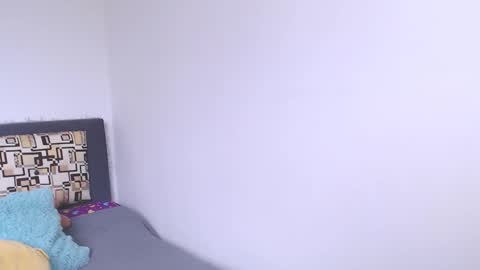 Snapshot of emmi_0 chatting on October 2025 09:04:01 PM Emily Independent model online show from October 2025 09:04:01 PM