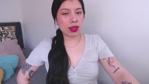 Snapshot of emmi_0 chatting on October 2025 09:31:02 PM Emily Independent model online show from October 2025 09:31:02 PM