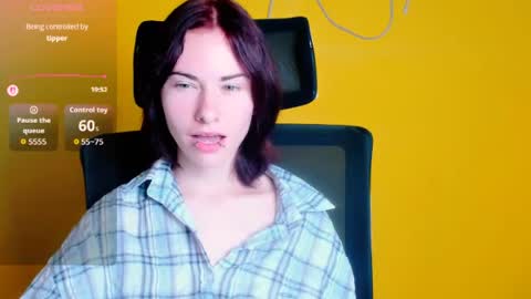 Snapshot of emmi_rossum chatting on July 2026 05:44:02 AM Emmi online show from July 2026 05:44:02 AM
