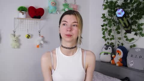 Snapshot of emmie_everly chatting on November 2025 12:04:01 PM emmie_everly online show from November 2025 12:04:01 PM