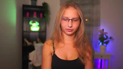 Snapshot of emmie_murray chatting on October 2025 06:27:02 PM Emmie online show from October 2025 06:27:02 PM