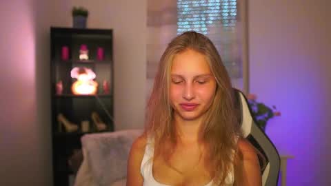 Snapshot of emmie_murray chatting on October 2025 01:09:01 PM Emmie online show from October 2025 01:09:01 PM