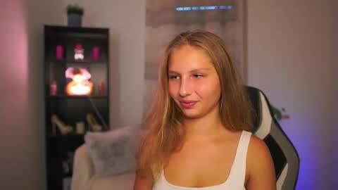 Snapshot of emmie_murray chatting on October 2025 01:03:02 PM Emmie online show from October 2025 01:03:02 PM