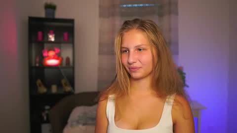 Snapshot of emmie_murray chatting on October 2025 02:07:01 PM Emmie online show from October 2025 02:07:01 PM