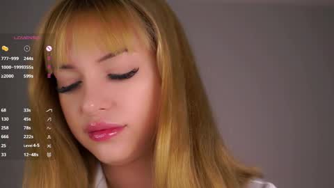 Aurora online show from April 2026 06:21:01 PM