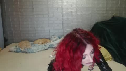 Emmily000 online show from November 2025 02:38:01 PM