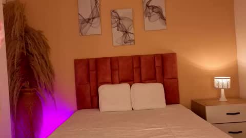 emmy_danielss online show from February 2026 11:50:01 AM