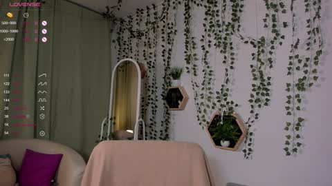 Snapshot of emmy_fearon chatting on December 2024 05:22:01 PM Emmy Fearon online show from December 2024 05:22:01 PM