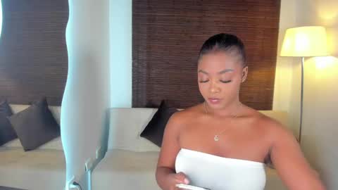Snapshot of emmy_jacksson chatting on February 2025 11:25:02 PM emmy_jacksson online show from February 2025 11:25:02 PM