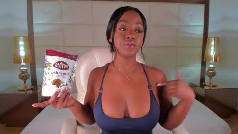 emmy_jacksson online show from October 2025 04:17:02 PM