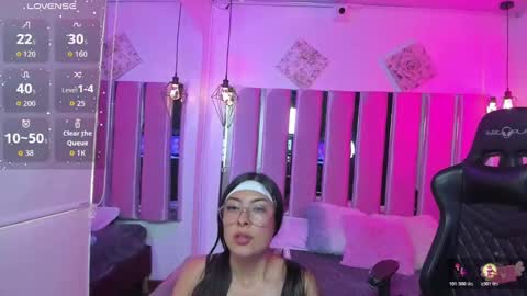 Snapshot of emmy_rosse_ chatting on October 2025 08:35:01 PM Emmy  online show from October 2025 08:35:01 PM