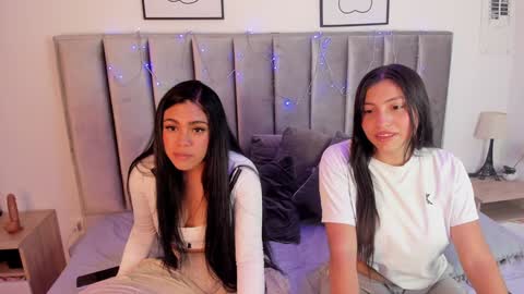 Emily  Laila  online show from January 2025 03:46:01 PM