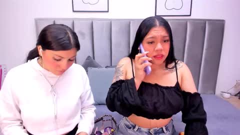 Emily  Laila  online show from September 2025 12:15:02 PM