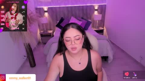 Emmy Walker online show from November 2025 11:10:01 AM