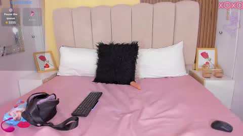 Snapshot of emmycruzz chatting on February 2025 10:09:02 AM emmy online show from February 2025 10:09:02 AM