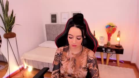 Snapshot of emmyevans1 chatting on March 2025 08:22:01 PM Emmy Evans online show from March 2025 08:22:01 PM