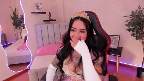 Snapshot of emmyevans1 chatting on September 2025 08:41:01 PM Emmy Evans online show from September 2025 08:41:01 PM