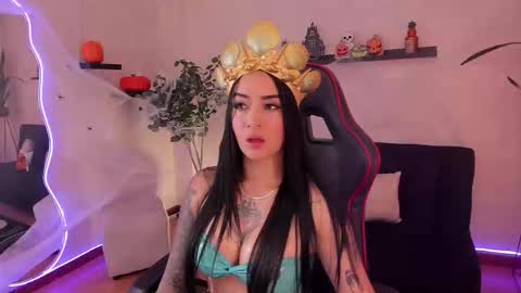 Snapshot of emmyevans1 chatting on October 2025 07:53:01 PM Emmy Evans online show from October 2025 07:53:01 PM