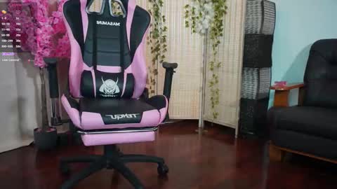 Emmylie online show from March 2026 05:51:01 PM