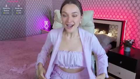 Emma online show from September 2025 09:02:01 AM