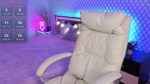 Emma online show from September 2025 07:02:01 AM