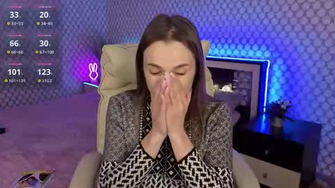 Emma online show from October 2025 07:09:02 PM