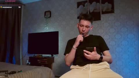 Snapshot of emveeboy96 chatting on May 2026 08:59:01 PM emveeboy96 online show from May 2026 08:59:01 PM