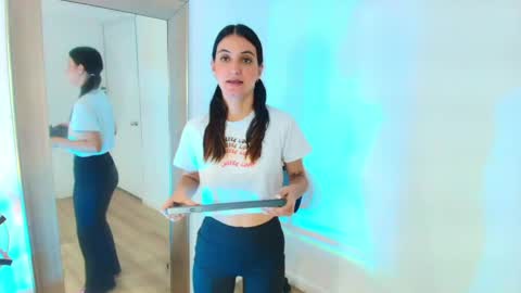 EMY FERRER online show from April 2026 03:33:02 AM