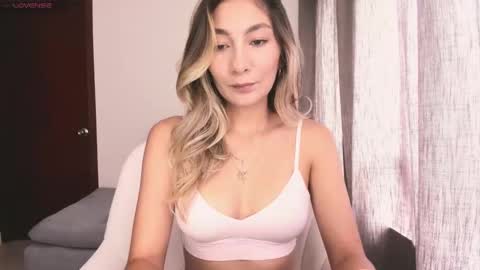 emyconneer online show from October 2025 03:56:02 PM