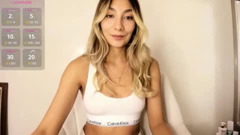 emyconneer online show from November 2025 10:48:01 PM