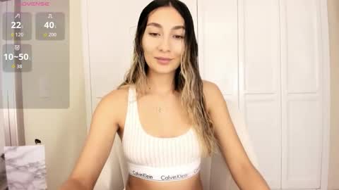 emyconneer online show from March 2026 07:00:02 PM