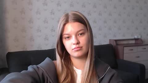 EmySway online show from October 2025 07:29:01 AM