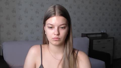 EmySway online show from October 2025 08:40:02 AM