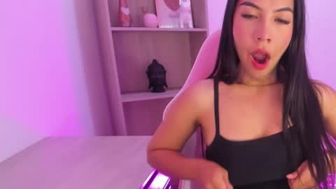 Snapshot of emysweett11 chatting on January 2025 01:17:01 PM emy online show from January 2025 01:17:01 PM