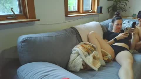 emyxxl online show from June 2026 12:42:01 AM