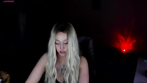 Snapshot of enchaanted_fay chatting on September 2025 10:20:02 PM Mira online show from September 2025 10:20:02 PM