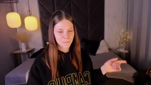 Leah online show from October 2025 02:51:02 PM
