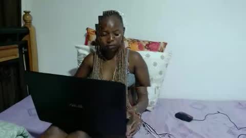 Vee online show from November 2025 07:57:02 PM