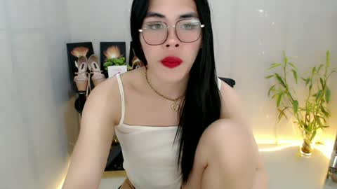 Snapshot of enchantress_mia03 chatting on June 2026 04:46:01 AM enchantress_mia03 online show from June 2026 04:46:01 AM