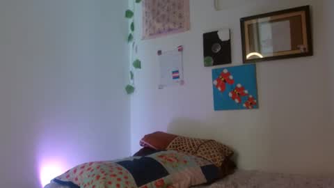 Snapshot of engel20042001 chatting on October 2025 02:27:01 PM engel20042001 online show from October 2025 02:27:01 PM