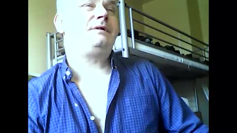 Snapshot of englishguysurrey chatting on December 2024 11:50:02 AM englishguysurrey online show from December 2024 11:50:02 AM